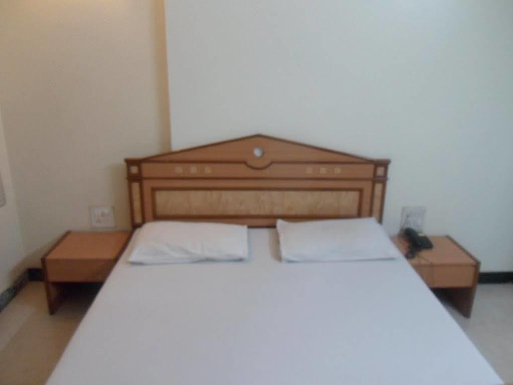 Pooja International Nashik Otel Dış mekan fotoğraf